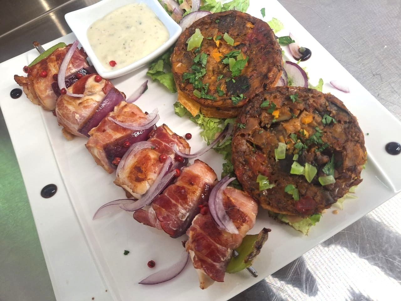 BROCHETTE DE POULET avec Tarte Tatin de Légumes maison 1